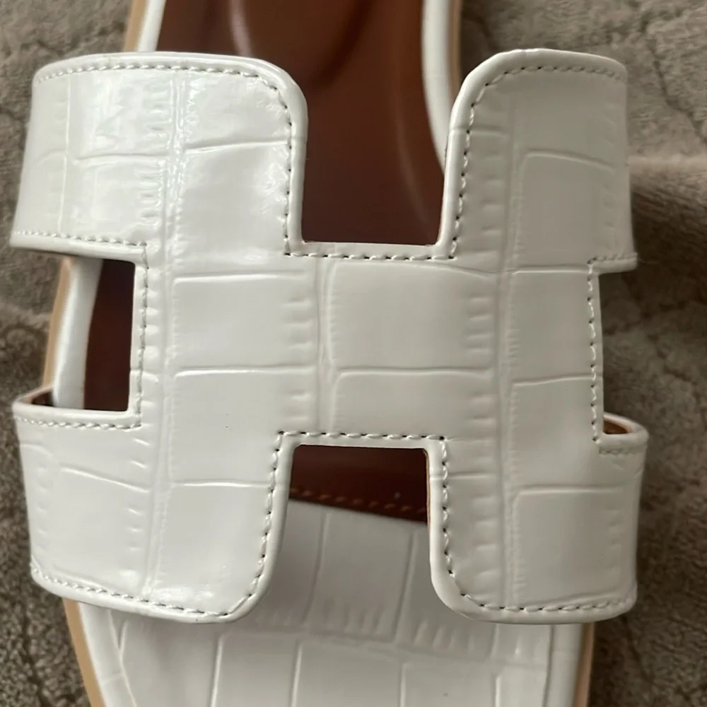 NWOT Cheng Sheng Sandals Woman H Slide White Vegan Faux Leather